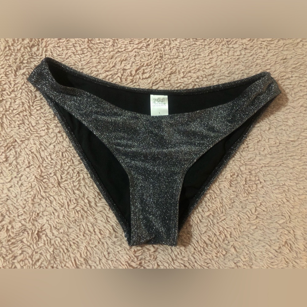 Wild Fable high-leg cheeky bikini bottom in a black Large.